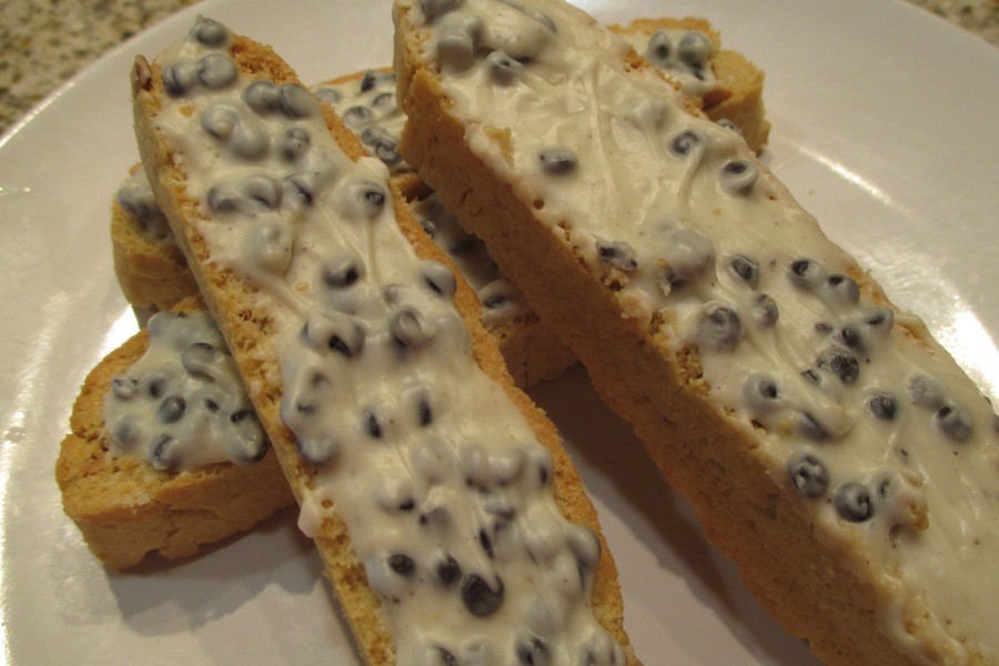 My baking experiment #78 – cookies ‘n cream peanut butter biscotti